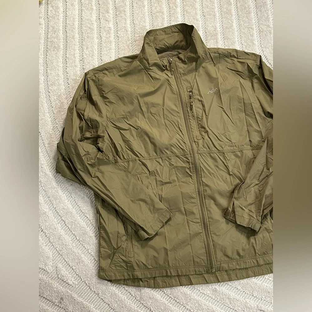 Trailside Supply Co Nylon Lightweight Outdoor Windbreaker Jacket in Green - XL
